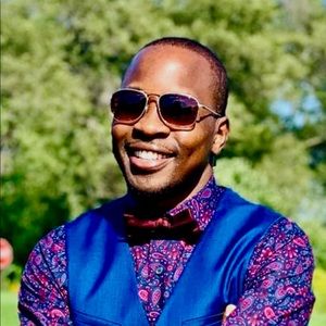 Meet your Posher, Emmanuel